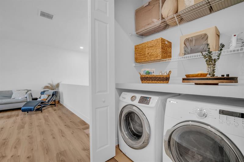 Image 34 of 45 For 2420 Venetian Way  2420
