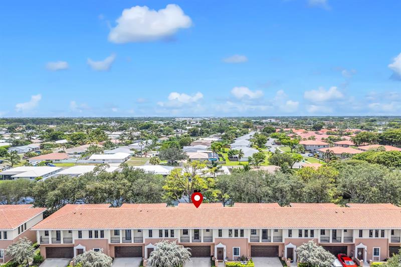 Image 36 of 45 For 2420 Venetian Way  2420