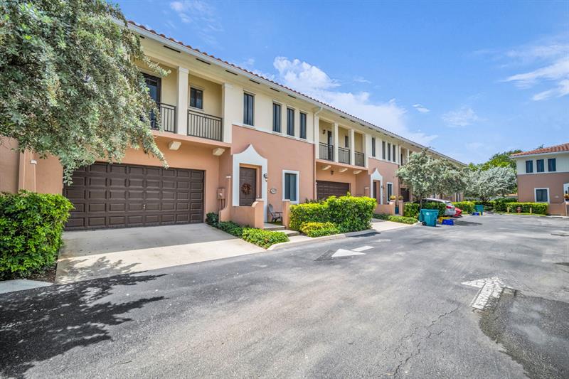 Image 43 of 45 For 2420 Venetian Way  2420
