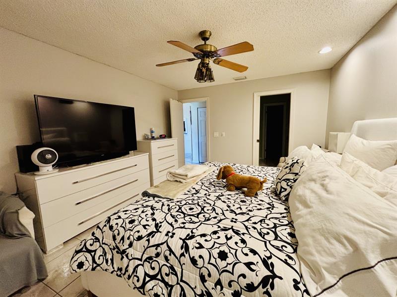 Image 18 of 28 For 7426 Pinewalk Dr  7426