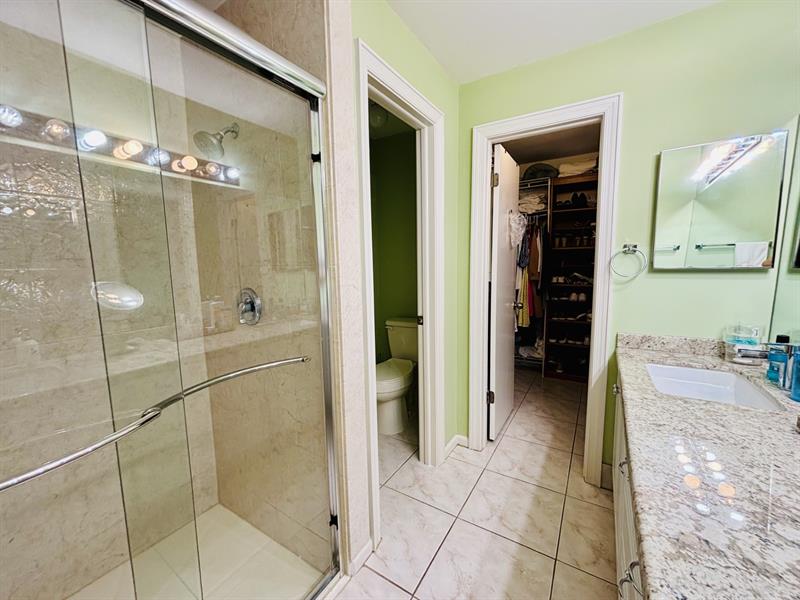 Image 20 of 28 For 7426 Pinewalk Dr  7426