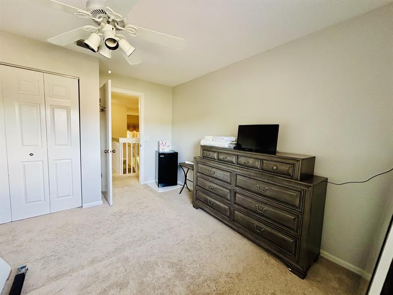 Image 24 of 28 For 7426 Pinewalk Dr  7426