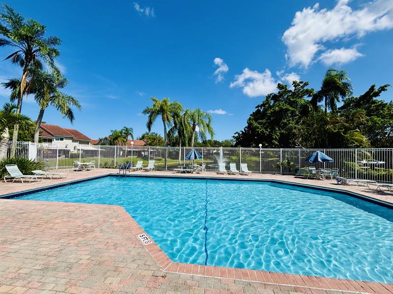 Image 28 of 28 For 7426 Pinewalk Dr  7426
