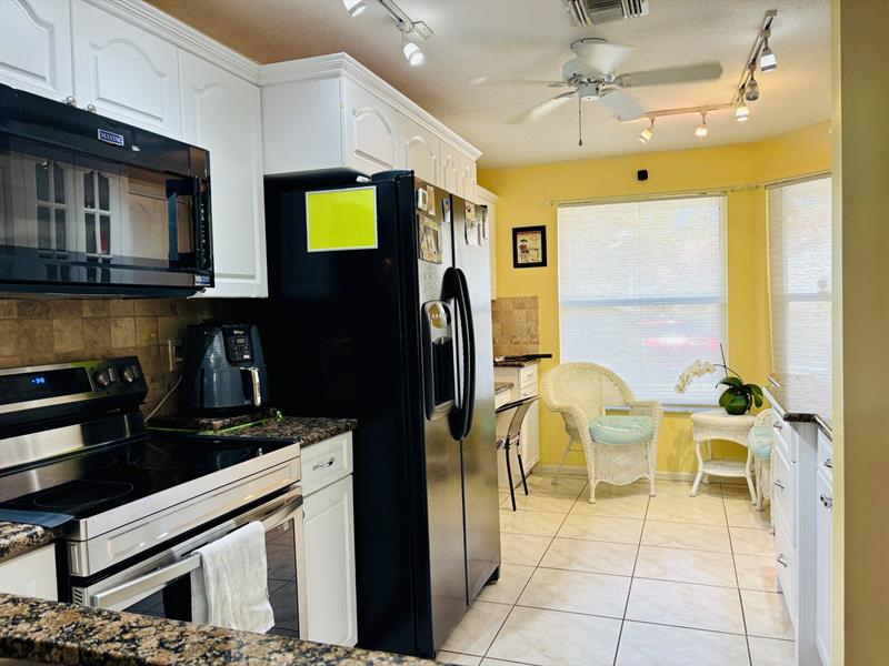 Image 8 of 28 For 7426 Pinewalk Dr  7426