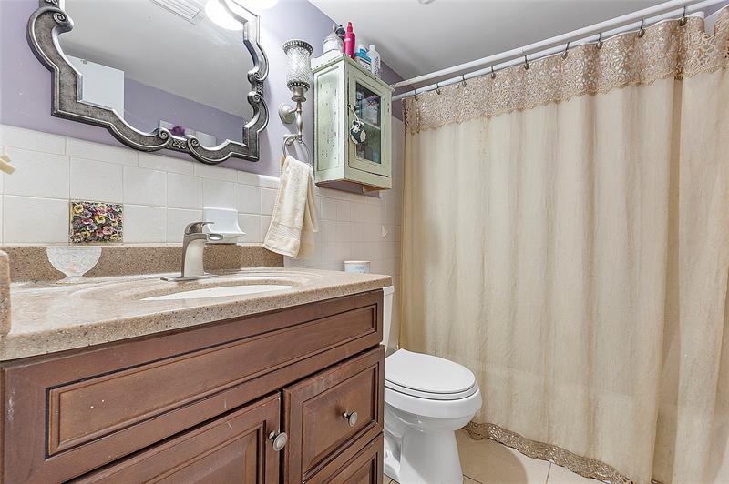 Image 12 of 13 For 2050 39th Street  N202
