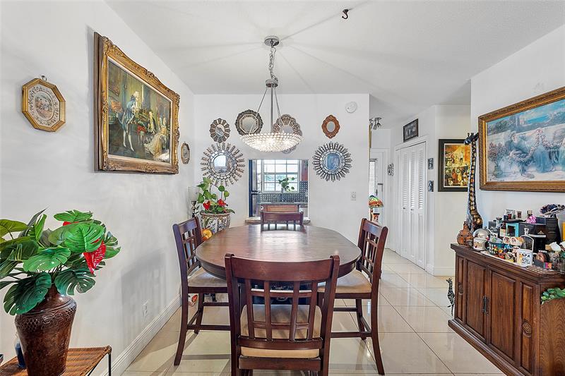 Image 8 of 13 For 2050 39th Street  N202