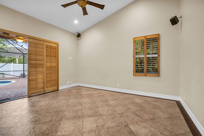 Image 10 of 44 For 5523 57th Ter