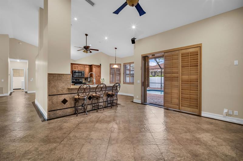 Image 11 of 44 For 5523 57th Ter