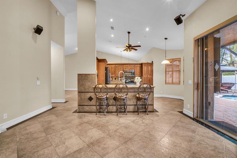 Image 12 of 44 For 5523 57th Ter