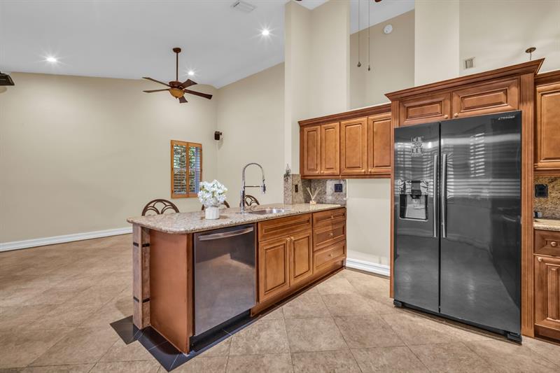 Image 17 of 44 For 5523 57th Ter