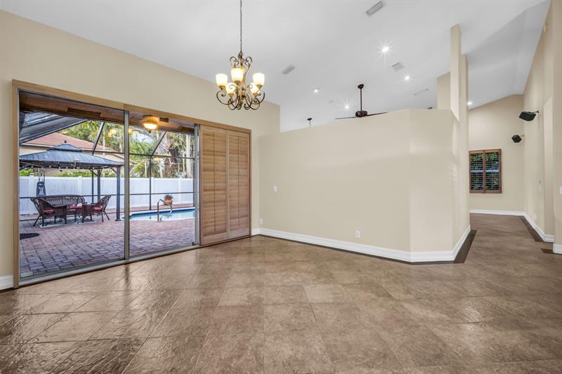 Image 9 of 44 For 5523 57th Ter