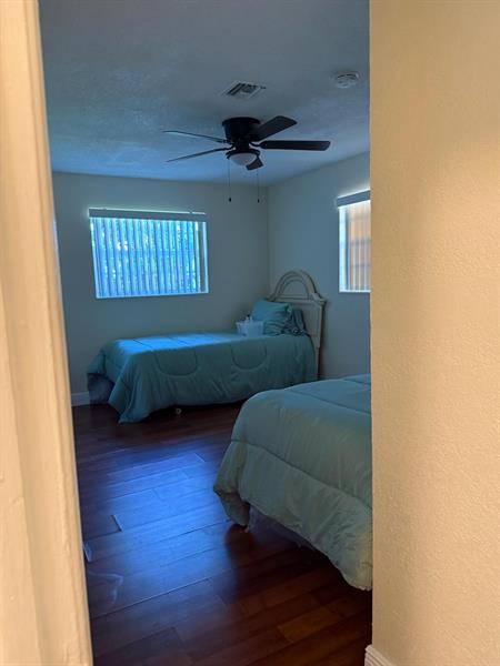Image 20 of 27 For 5839 16th St