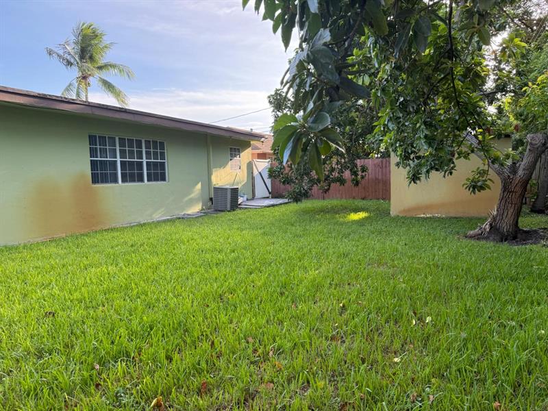 Image 5 of 27 For 5839 16th St