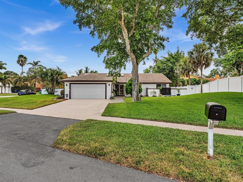 Details for 4201 73rd Ave, Lauderhill, FL 33319
