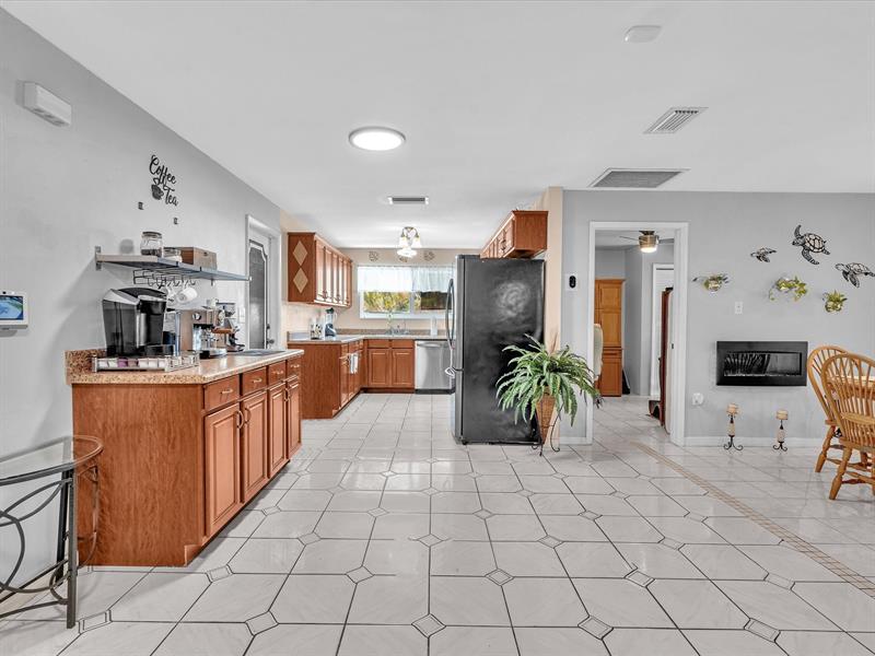 Image 10 of 64 For 4201 73rd Ave