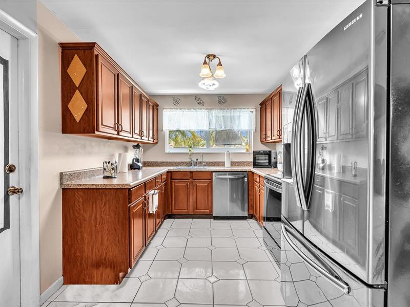 Image 12 of 64 For 4201 73rd Ave