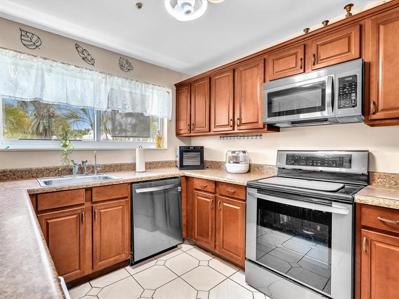 Image 13 of 64 For 4201 73rd Ave