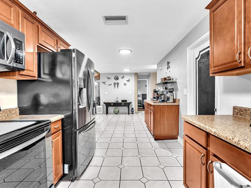 Image 17 of 64 For 4201 73rd Ave
