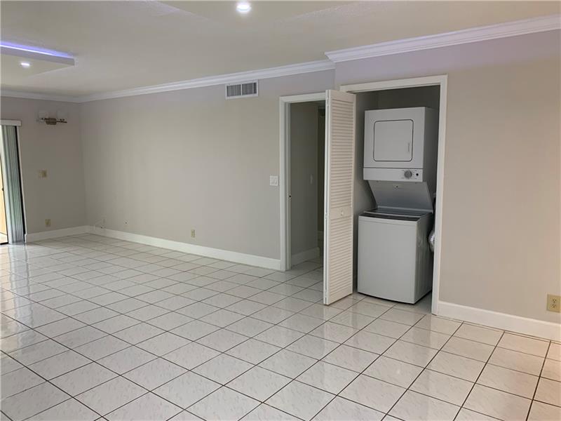Image 10 of 21 For 434 Lakeview Dr  105