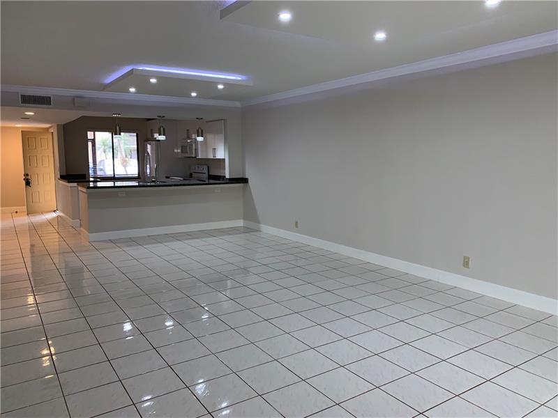 Image 14 of 21 For 434 Lakeview Dr  105