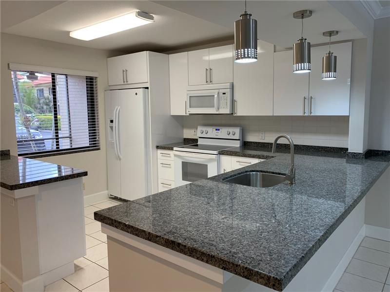 Image 18 of 21 For 434 Lakeview Dr  105