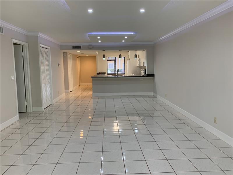 Image 7 of 21 For 434 Lakeview Dr  105