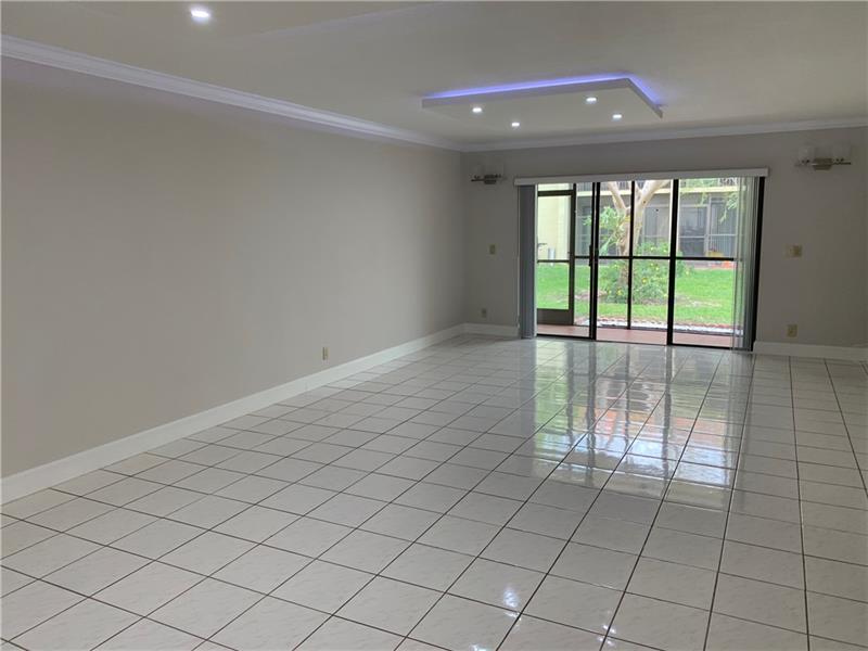Image 8 of 21 For 434 Lakeview Dr  105
