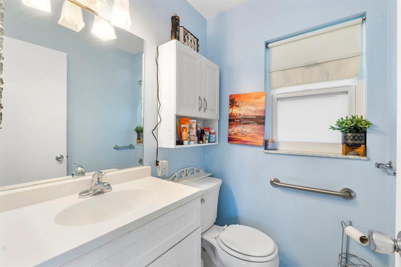 Image 17 of 34 For 410 Natura Ave