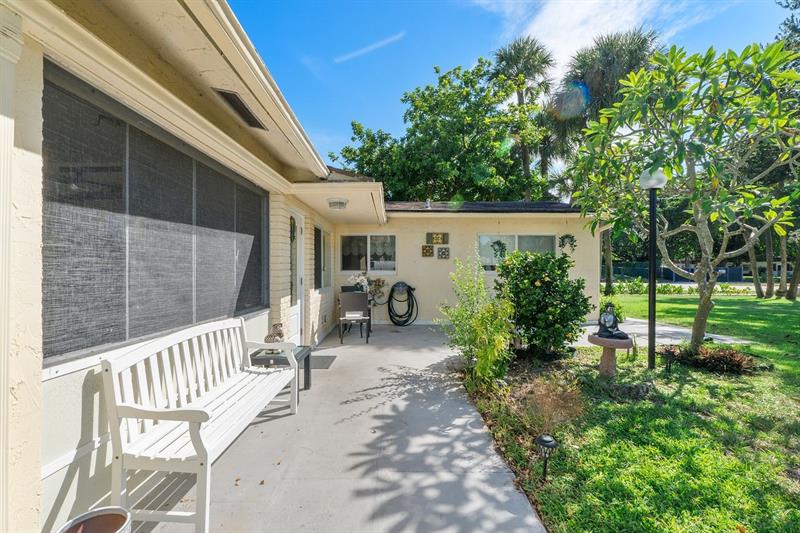 Image 4 of 34 For 410 Natura Ave