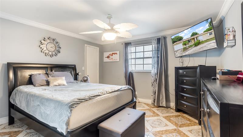 Image 11 of 17 For 6624 1st Ct  