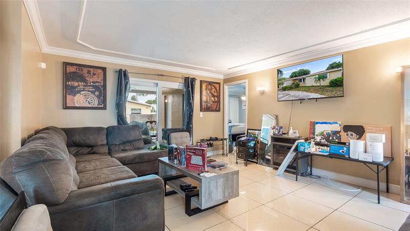 Image 6 of 17 For 6624 1st Ct  