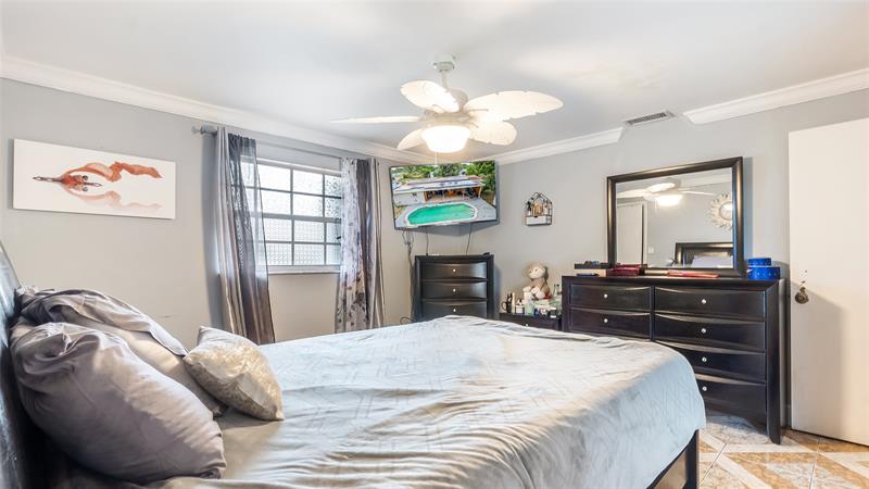 Image 9 of 17 For 6624 1st Ct  