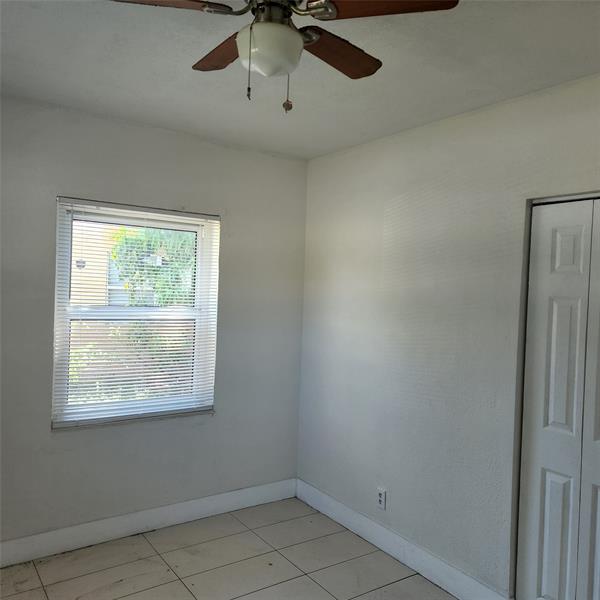 Image 5 of 7 For 909 16th Ter