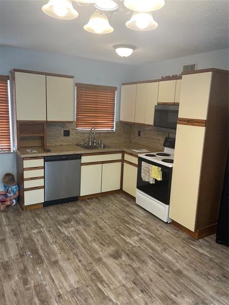 Image 5 of 10 For 500 15th St  3