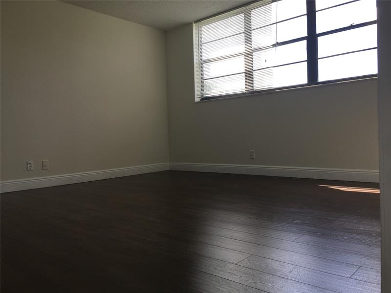 Image 22 of 45 For 2440 Deer Creek Country Club Blvd  209c