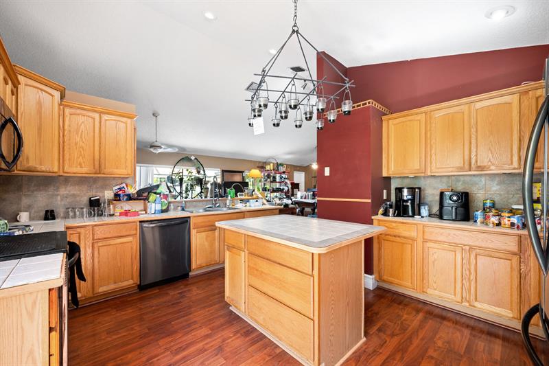 Image 10 of 23 For 9537 Majestic Way