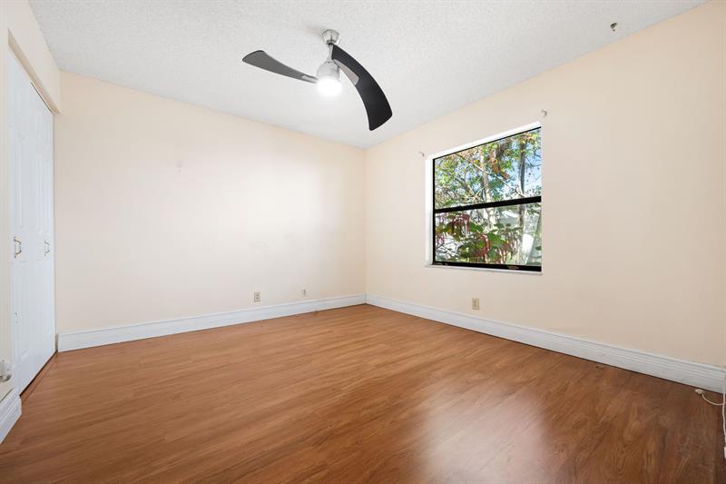 Image 12 of 23 For 9537 Majestic Way