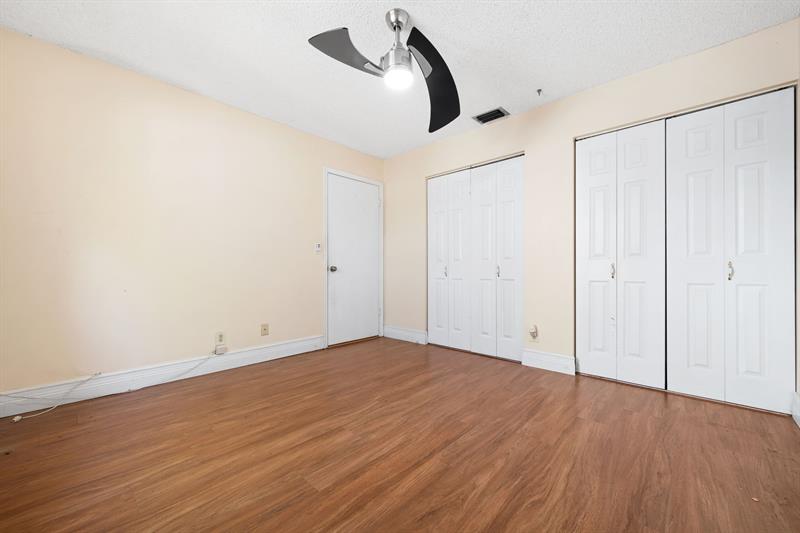 Image 13 of 23 For 9537 Majestic Way