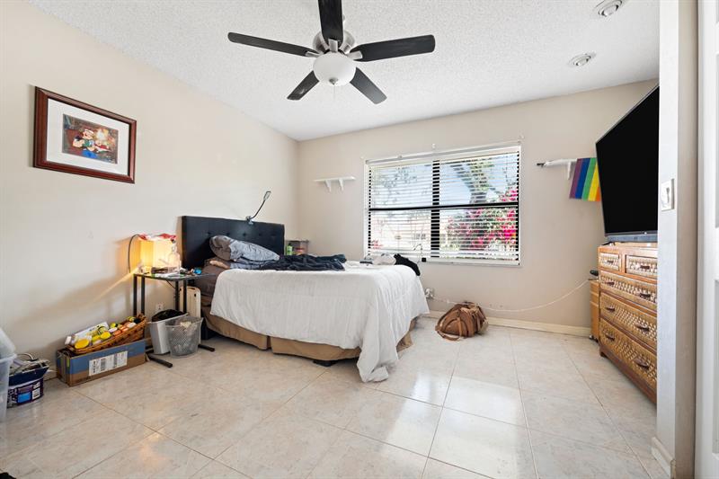 Image 15 of 23 For 9537 Majestic Way