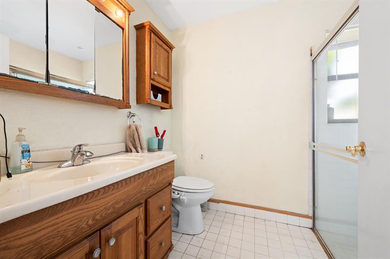 Image 18 of 23 For 9537 Majestic Way