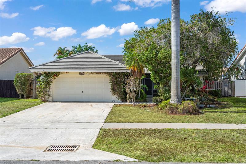 Image 2 of 23 For 9537 Majestic Way