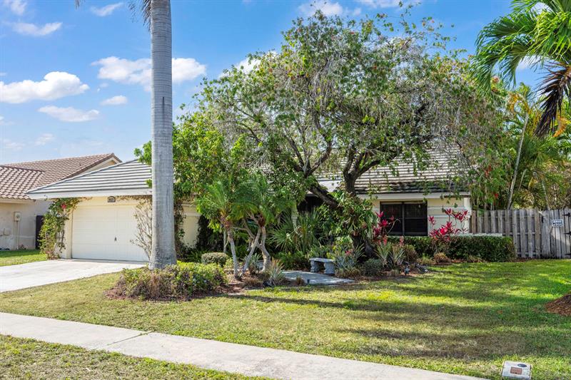 Image 3 of 23 For 9537 Majestic Way