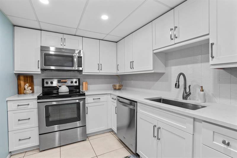 Image 22 of 42 For 101 Briny Ave  809