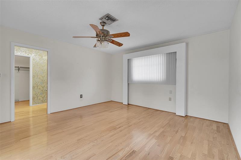 Image 22 of 27 For 4807 Cleveland St