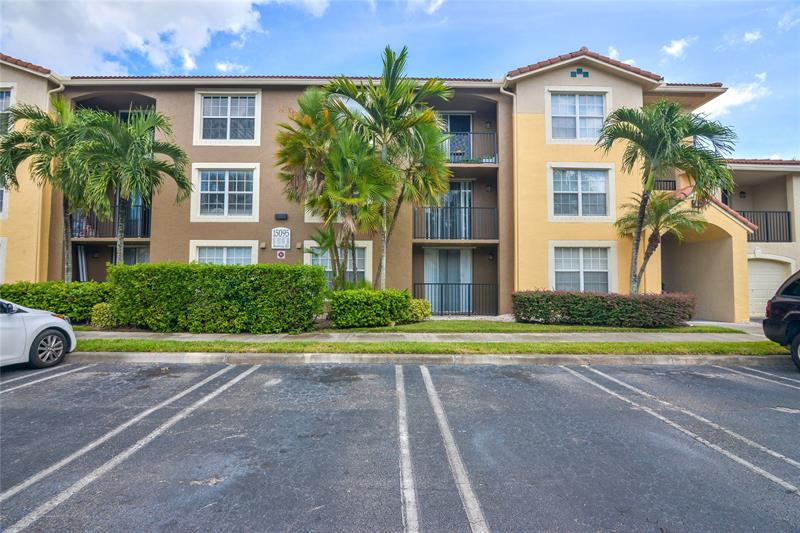 Image 3 of 32 For 15095 Michelangelo Blvd  306