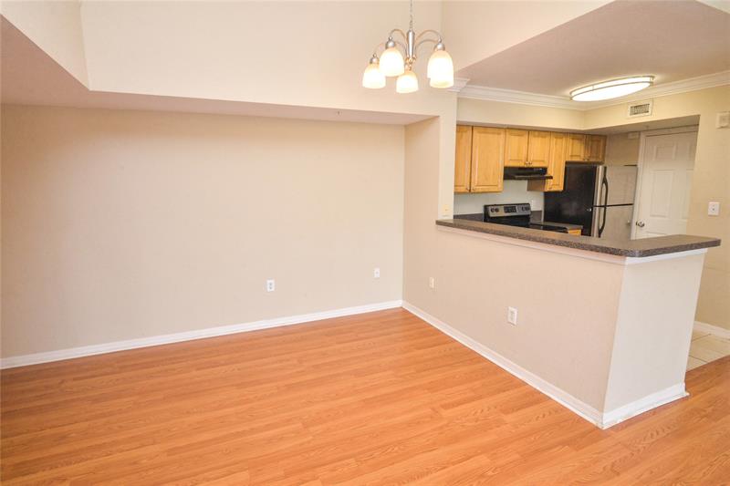 Image 9 of 32 For 15095 Michelangelo Blvd  306