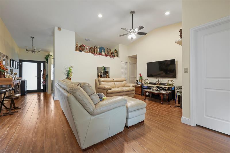 Image 17 of 43 For 8260 41st Ct