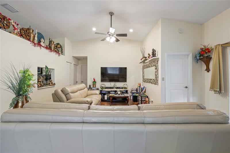 Image 19 of 43 For 8260 41st Ct