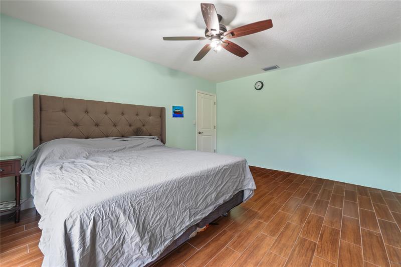 Image 27 of 43 For 8260 41st Ct