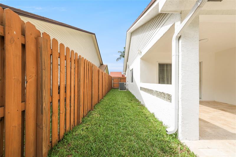 Image 32 of 43 For 8260 41st Ct